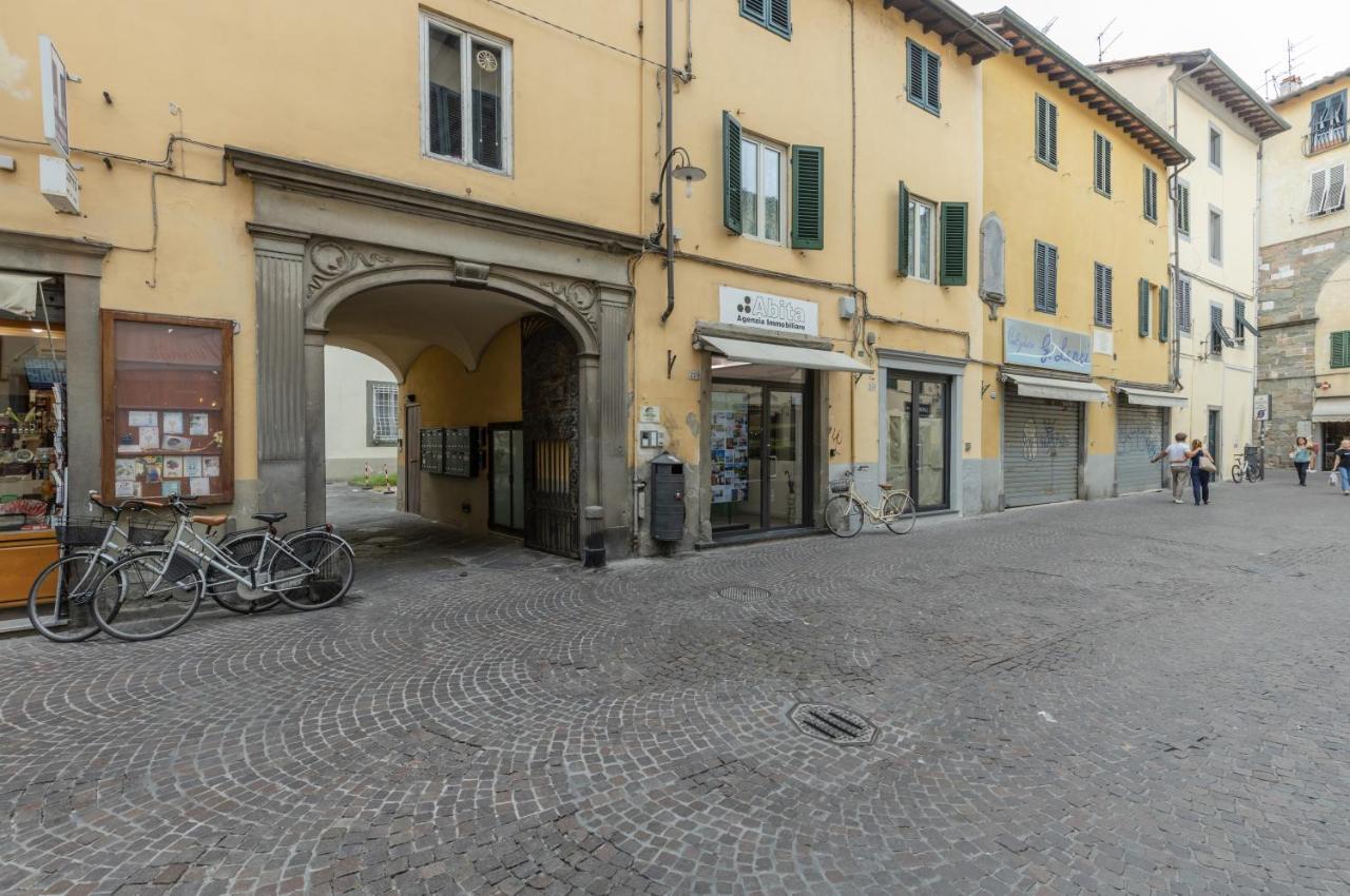 Lucca - Piazza Dell'Anfiteatro Central Apartment! Eksteriør billede