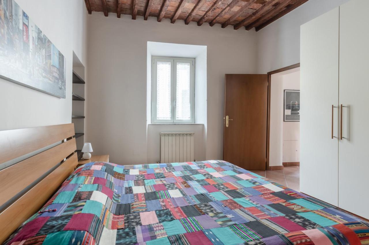 Lucca - Piazza Dell'Anfiteatro Central Apartment! Eksteriør billede