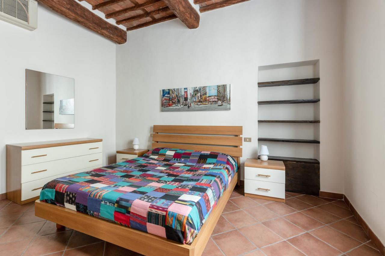 Lucca - Piazza Dell'Anfiteatro Central Apartment! Eksteriør billede