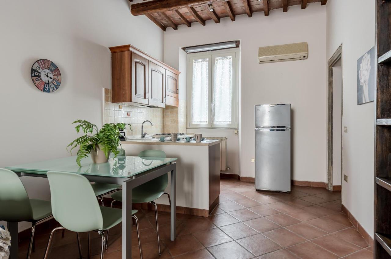 Lucca - Piazza Dell'Anfiteatro Central Apartment! Eksteriør billede